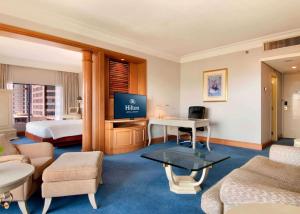 TV in/ali zabaviščno središče v nastanitvi Hilton Colombo Hotel