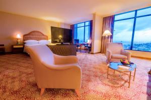 Predel za sedenje v nastanitvi Hilton Colombo Hotel