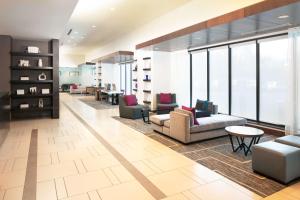 Posezení v ubytování Hilton Minneapolis Bloomington