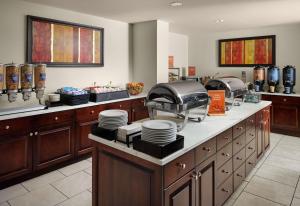 Homewood Suites by Hilton Shreveport Bossier City, LA的厨房或小厨房