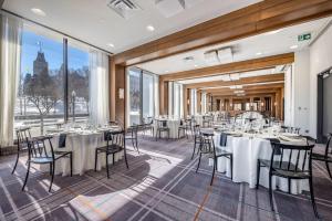 Majoituspaikan Hilton Quebec ravintola tai vastaava paikka