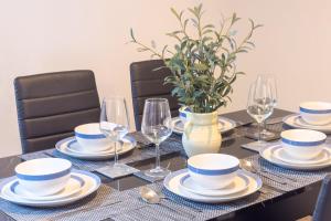 Φωτογραφία από το άλμπουμ του Amorly House - Sleeps 8 Free Permit Parking Big Spacious With Games Room στο Νόργουιτς +18 φωτογραφίες