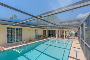 Piscina di Home with pool and canal access to ocean o nelle vicinanze