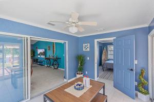 Foto dalla galleria di Home with pool and canal access to ocean a Port Charlotte