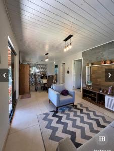 Posezení v ubytování Morada das cachoeiras 10 minutos da Praia Guarda Do Embaú SC + 34 fotografií