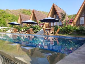 Bazén v ubytování Maya Ocean Resort nebo v jeho okolí