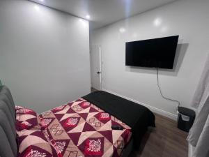 TV a/nebo společenská místnost v ubytování B3 Private Room In Cambridge