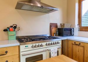 Imagen de la galería de Charming 3BD Cotswolds Family Retreat, en Bourton on the Water 52 fotos más