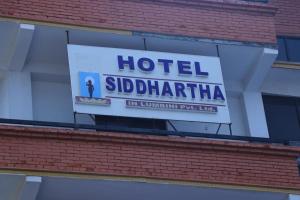 Hotel Siddhartha in Lumbini的证书、奖牌、标识或其他文件