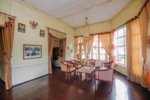 Posezení v ubytování CATIMOR HERITAGE 1894 Hotel & Resto By Celcius