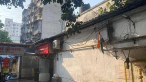 Το κτήριο όπου στεγάζεται  το ξενοδοχείο +13 φωτογραφίες