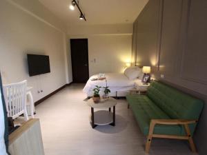 TV a/nebo společenská místnost v ubytování Yuncourt B&B