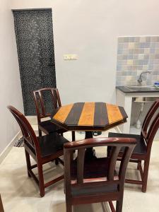 Η κουζίνα ή μικρή κουζίνα στο Ecovilla luxury 5s