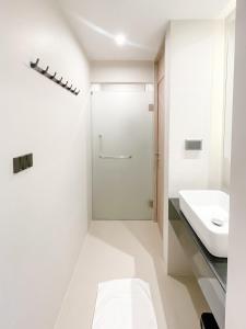 Koupelna v ubytování YAA Hostel