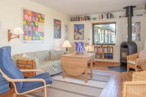 Χώρος καθιστικού στο Amazing Home In Knebel With 2 Bedrooms And Wifi +10 φωτογραφίες