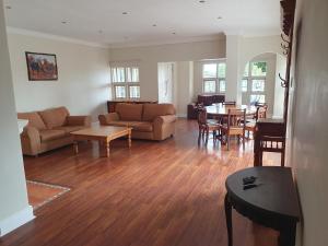 Ruang duduk di Valley View Guesthouse