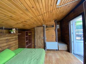 Postel nebo postele na pokoji v ubytování harmony.of.mountains twin room