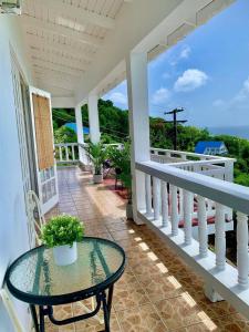 Balkón nebo terasa v ubytování Stunning 3 bed Villa balcony and sea view