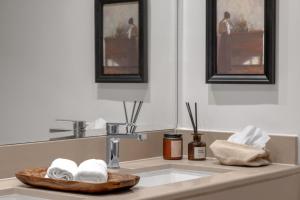 Фотография из галереи Vintage 2BR Apartment - Yas Island в Абу-Даби