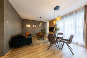 Posezení v ubytování Fancy residence private parking & garden