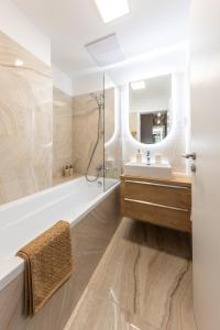 Koupelna v ubytování Fancy residence private parking & garden