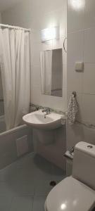 Koupelna v ubytování Apartment Hotel & SPA Aheloy