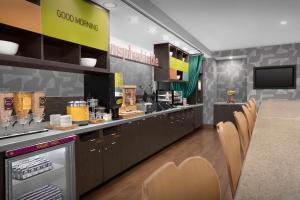 Dapur atau dapur kecil di Home2 Suites by Hilton Phoenix Chandler