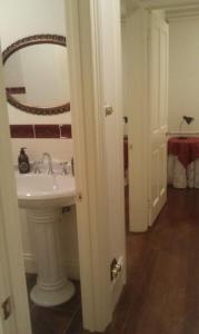 O baie la Annies Garden Cottage