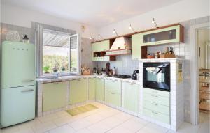 A kitchen or kitchenette at Stunning Home In Celle Ligure Sv,