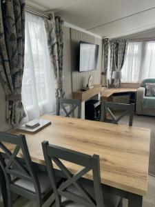 Gallery image of Holiday Home, St Andrews Holiday Park in St. Andrews +43 photos
