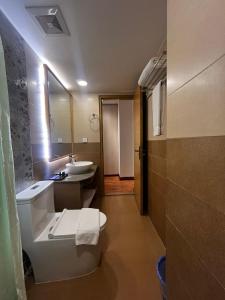 Afbeelding uit fotogalerij van Royal Raj Hotel in Rajshahi