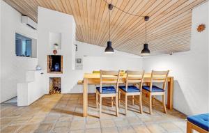 Kuchyň nebo kuchyňský kout v ubytování Gorgeous Home In Skagen With Wifi