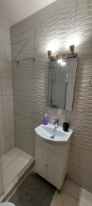 Afbeelding uit fotogalerij van Airport Friendly House 3 in Artemida