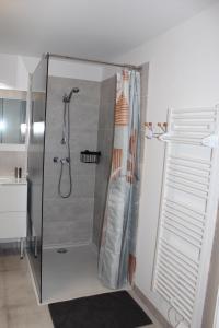 Koupelna v ubytování Appartement T2 cosy - Embrun + 35 fotografií