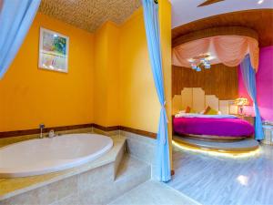 Gucheng Lanshe Designer Garden B&B的一间浴室