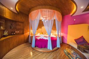 Gucheng Lanshe Designer Garden B&B客房内的一张或多张床位