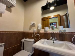 A bathroom at La Quintana de Villar