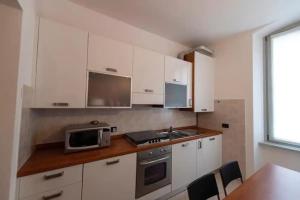 Nhà bếp/bếp nhỏ tại Casa Chiara, appartamento nel cuore di Bergamo