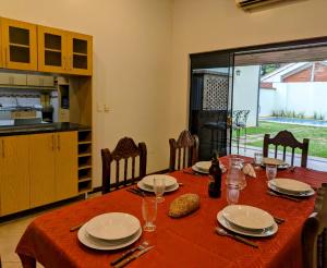 Kuchyň nebo kuchyňský kout v ubytování Dream House with Private Pool and BBQ Area