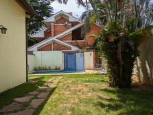 Zahrada ubytování Dream House with Private Pool and BBQ Area