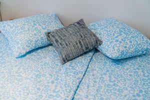 Ένα ή περισσότερα κρεβάτια σε δωμάτιο στο Flex SelfCheckIns 120 - Zagreb - Studio Apartment - Loggia