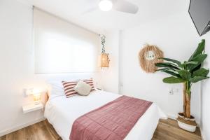 Postel nebo postele na pokoji v ubytování Lux Penthouse Mediterranean views Beach front
