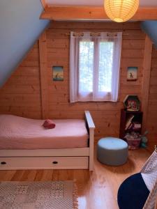 Ένα ή περισσότερα κρεβάτια σε δωμάτιο στο Maison Espech, piscine privée chauffée, Dordogne +48 φωτογραφίες