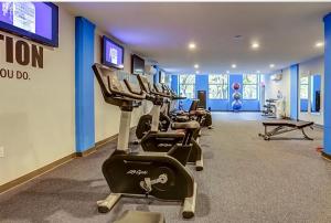 Fitness centrum a/nebo fitness zařízení v ubytování Chic 1br W Pool In Luxury Complex