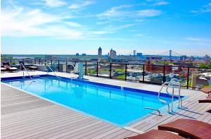 Bazén v ubytování Chic 1br W Pool In Luxury Complex nebo v jeho okolí