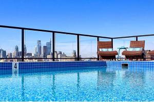 Bazén v ubytování Chic 1br W Pool In Luxury Complex nebo v jeho okolí
