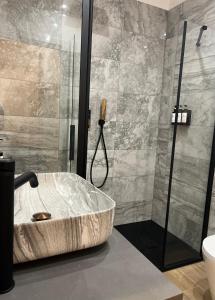 Eterna Suites Roma的一间浴室