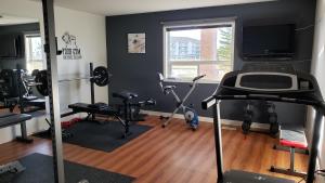 Fitness centrum a/nebo fitness zařízení v ubytování Joys Inn Innisfail, AB