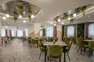 Restaurace v ubytování Hotel Emi