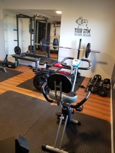 Fitness centrum a/nebo fitness zařízení v ubytování Joys Inn Innisfail, AB